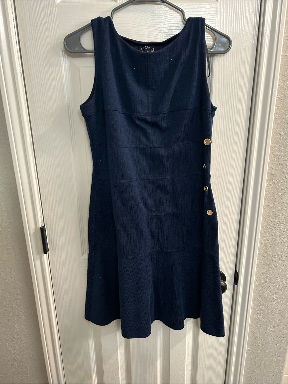 En Focus  Studio size 10 navy blue sleeveless dress with gold color buttons